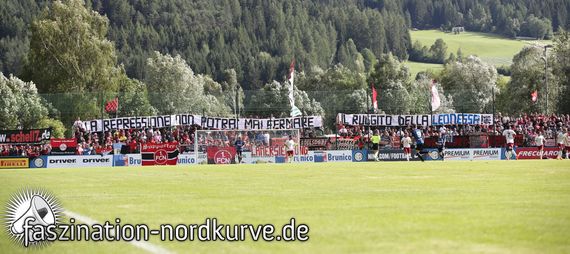Das Spruchband der Ultras Nürnberg in Richtung Brescia.<br />Bild: Faszination-Nordkurve.de“><figcaption>Das Spruchband der Ultras Nürnberg in Richtung Brescia.<br />Bild: Faszination-Nordkurve.de</figcaption></figure>
            </div>

                    </article>

                <section class=