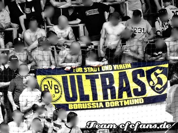 Riot 0231 beim Pokalspiel in Chemnitz.<br />Bild: cfcfans.info”><figcaption>Riot 0231 beim Pokalspiel in Chemnitz.<br />Bild: cfcfans.info</figcaption></figure>
<figure><img decoding=