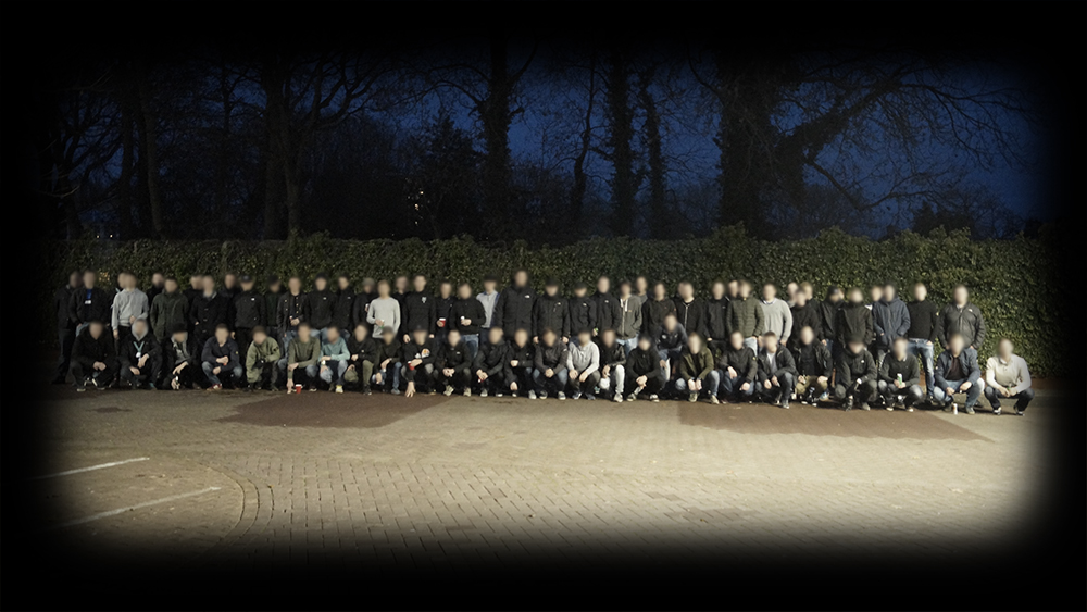 Mit diesem Gruppenfoto gaben die Groningen Fanatics ihre Auflösung bekannt. Nun hat sich eine neue Gruppe gegründet.<br />Bild: Groningen Fanatics“><figcaption>Mit diesem Gruppenfoto gaben die Groningen Fanatics ihre Auflösung bekannt. Nun hat sich eine neue Gruppe gegründet.<br />Bild: Groningen Fanatics</figcaption></figure>
            </div>

                    </article>

                <section class=