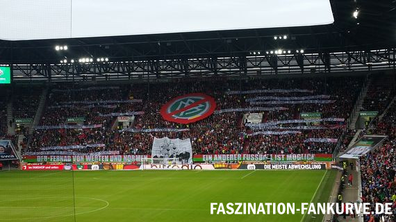 Protestaktion der FC Augsburg Fans.<br />Bild: Faszination Fankurve”><figcaption>Protestaktion der FC Augsburg Fans.<br />Bild: Faszination Fankurve</figcaption></figure>
<figure><img decoding=