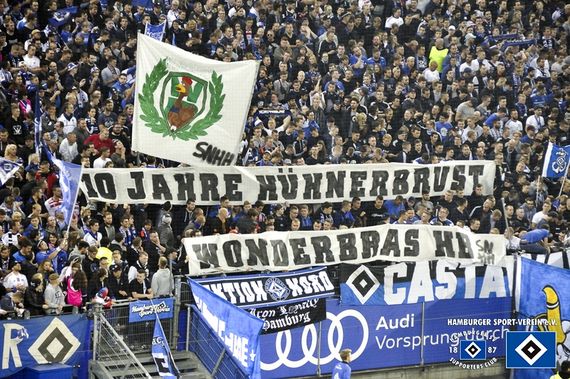 Spruchband der Sektion Nord hatte den 10. Geburtstag der Wanderers Bremen zum Thema. Bild: hsv-sc.de