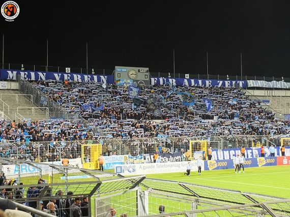 Die Münchner Löwen am vergangenen Freitag beim Heimspiel des TSV 1860 im Grünwalder Stadion.<br />Bild: Unterwegs in Sachen Fussball – www.uisf.de”><figcaption>Die Münchner Löwen am vergangenen Freitag beim Heimspiel des TSV 1860 im Grünwalder Stadion.<br />Bild: Unterwegs in Sachen Fussball – www.uisf.de</figcaption></figure>
<figure><img decoding=