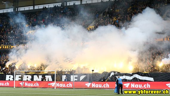 Eine der Pyroaktionen am vergangenen Sonntag.<br />Bild: ybforever.ch“><figcaption>Eine der Pyroaktionen am vergangenen Sonntag.<br />Bild: ybforever.ch</figcaption></figure>
            </div>

                    </article>

                <section class=