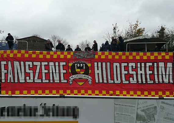 Wegen Stadionverbote stellt die Fanszene aus Hildesheim vorerst den Support ein. Bild: Fanszene Hildesheim