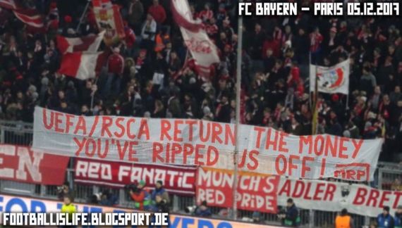 Die FC Bayern-Fans forderten im Heimspiel gegen Paris das Geld für zu viel gezahlten Eintritt in Anderlecht zurück.<br />Bild: footballislife.blogsport.de”><figcaption>Die FC Bayern-Fans forderten im Heimspiel gegen Paris das Geld für zu viel gezahlten Eintritt in Anderlecht zurück.<br />Bild: footballislife.blogsport.de</figcaption></figure>
<figure><img decoding=