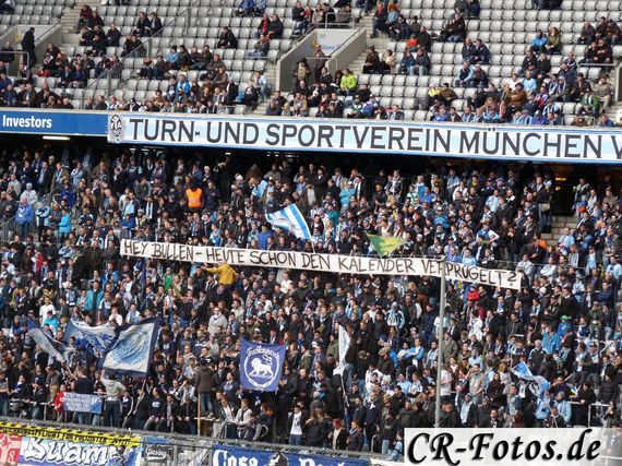 Spruchband von TSV 1860 München-Fans am 13.12.2014.<br />Bild: Claude Rapp / CR-Fotos.de”><figcaption>Spruchband von TSV 1860 München-Fans am 13.12.2014.<br />Bild: Claude Rapp / CR-Fotos.de</figcaption></figure>
<figure><img decoding=