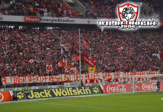 Spruchband der Wilden Horde beim Derby gegen Mönchengladbach.<br />Bild: WH96.de”><figcaption>Spruchband der Wilden Horde beim Derby gegen Mönchengladbach.<br />Bild: WH96.de</figcaption></figure>
                </div>
                
                <!-- YouTube (Meta-Feld) -->
                
            </div>
        </article>

                <script>
        (function() {
            var root = document.querySelector('.ff-single-news-gallery');
            if (!root) return;
            var slides = root.querySelectorAll('.ff-single-news-gallery-slide');
            var dots = root.querySelectorAll('.ff-single-news-gallery-dot');
            var prev = root.querySelector('.ff-single-news-gallery-prev');
            var next = root.querySelector('.ff-single-news-gallery-next');
            var n = slides.length;
            if (n < 2) return;
            var i = 0;
            function closeAllImgInfo() {
                root.querySelectorAll('.ff-fv-img-info-host.is-info-open').forEach(function(host) {
                    host.classList.remove('is-info-open');
                    var b = host.querySelector('.ff-fv-img-info-btn');
                    var p = host.querySelector('.ff-fv-img-info-panel');
                    if (b) b.setAttribute('aria-expanded', 'false');
                    if (p) p.setAttribute('aria-hidden', 'true');
                });
            }
            function show(idx) {
                closeAllImgInfo();
                i = ((idx % n) + n) % n;
                for (var s = 0; s < n; s++) {
                    if (s === i) slides[s].removeAttribute('hidden'); else slides[s].setAttribute('hidden', '');
                }
                for (var s = 0; s < dots.length; s++) {
                    dots[s].classList.toggle('is-active', s === i);
                    dots[s].setAttribute('aria-selected', s === i ? 'true' : 'false');
                }
            }
            if (prev) prev.addEventListener('click', function() { show(i - 1); });
            if (next) next.addEventListener('click', function() { show(i + 1); });
            for (var d = 0; d < dots.length; d++) {
                (function(di) { dots[di].addEventListener('click', function() { show(di); }); })(d);
            }
        })();
        </script>
        
        <!-- Kommentare -->
                <section class=