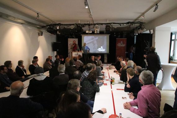 Die Kurt Landauer Stiftung hat sich der Öffentlichkeit vorgestellt.<br />Bild: Kurt Landauer Stiftung e.V.”><figcaption>Die Kurt Landauer Stiftung hat sich der Öffentlichkeit vorgestellt.<br />Bild: Kurt Landauer Stiftung e.V.</figcaption></figure>
<figure><img decoding=