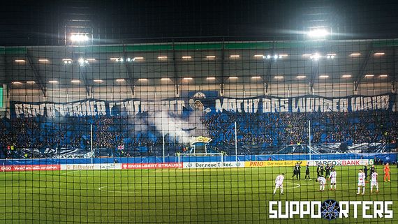 Die Choreografie der SC Paderborn-Fans.<br />Bild: supporters-paderborn.de”><figcaption>Die Choreografie der SC Paderborn-Fans.<br />Bild: supporters-paderborn.de</figcaption></figure>
<figure><img decoding=