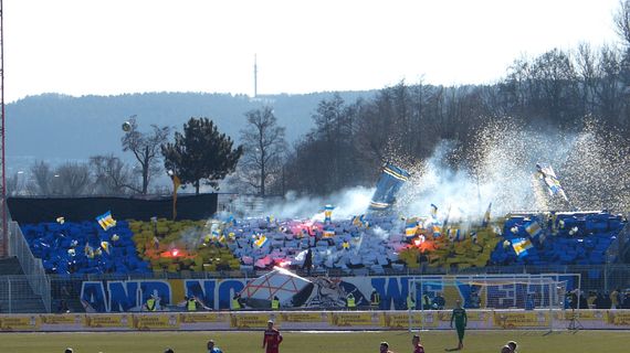 Der 2. Teil der Choreografie der FCC-Fans. Bild: OlliGroundhopper