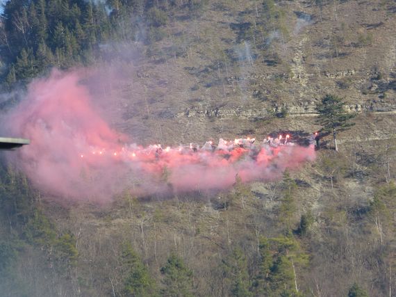 Pyroshow der RWE-Fans auf dem Kernberge. Bild: OlliGroundhopper