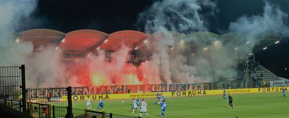 Neben der Blockfahne gab es noch eine Pyroshow.<br />Bild: Gurke“><figcaption>Neben der Blockfahne gab es noch eine Pyroshow.<br />Bild: Gurke</figcaption></figure>
            </div>

                    </article>

                <section class=
