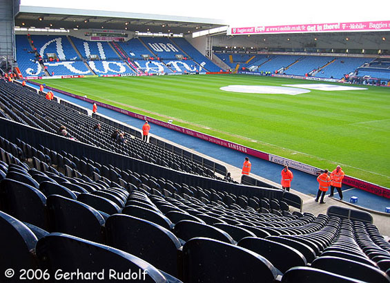 West Bromwich Albion darf keine Stehplätze einführen.<br />Bild: Gerhard Rudolf“><figcaption>West Bromwich Albion darf keine Stehplätze einführen.<br />Bild: Gerhard Rudolf</figcaption></figure>
            </div>

                    </article>

                <section class=