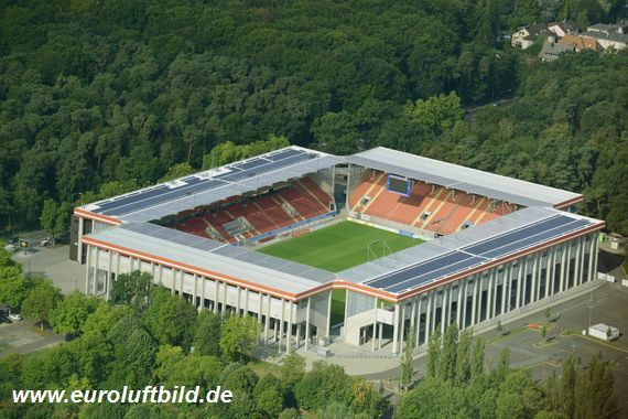Auf dem Bieberer Berg steigt morgen das Derby zwischen Offenbach und Mannheim.<br />Bild: Euroluftbild.de”><figcaption>Auf dem Bieberer Berg steigt morgen das Derby zwischen Offenbach und Mannheim.<br />Bild: Euroluftbild.de</figcaption></figure>
<figure><img decoding=