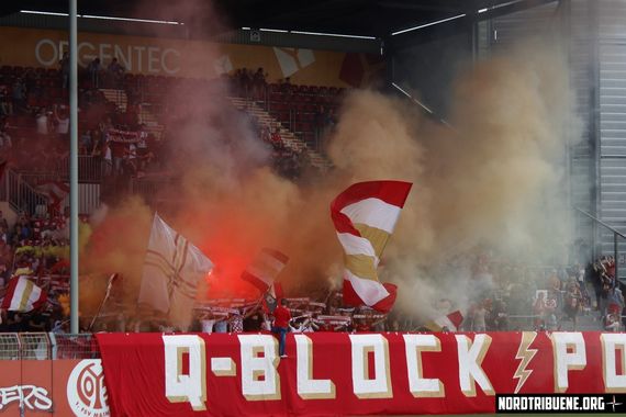 Pyroaktion der Mainz 05-Fans.<br />Bild: Nordtribuene.org”><figcaption>Pyroaktion der Mainz 05-Fans.<br />Bild: Nordtribuene.org</figcaption></figure>
<figure><img decoding=
