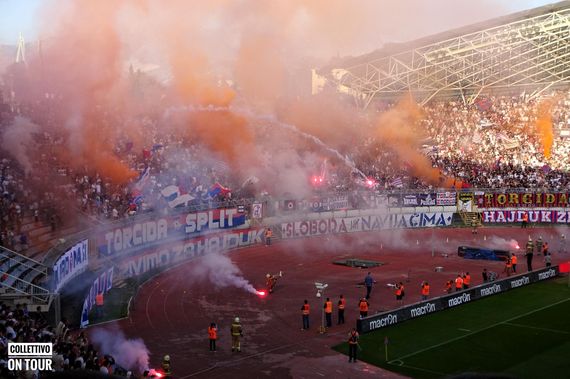 Pyroshow der Hajduk-Fans in der 2. Halbzeit.<br />Bild: Collettivo on Tour“><figcaption>Pyroshow der Hajduk-Fans in der 2. Halbzeit.<br />Bild: Collettivo on Tour</figcaption></figure>
            </div>

                    </article>

                <section class=