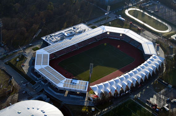 Im Erfurter Steigerwaldstadion wird am 21. Mai der Sieger des Landespokals Thüringen ermittelt.<br />Bild: Euroluftbild”><figcaption>Im Erfurter Steigerwaldstadion wird am 21. Mai der Sieger des Landespokals Thüringen ermittelt.<br />Bild: Euroluftbild</figcaption></figure>
<figure><img decoding=