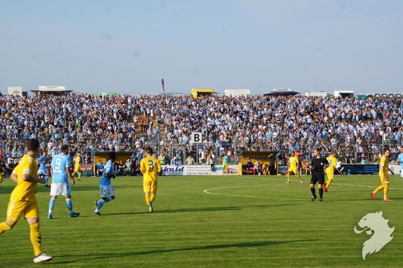 Die Naturtribüne in Pipinsried.<br />Bild: muenchnerloewen.de”><figcaption>Die Naturtribüne in Pipinsried.<br />Bild: muenchnerloewen.de</figcaption></figure>
<figure><img decoding=