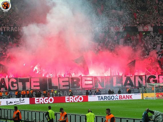 Pyroaktion der Eintracht-Fans. Bild: www.uisf.de