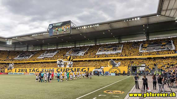 Die Choreografie in der Berner Ostkurve.<br />Bild: ybforever.ch“><figcaption>Die Choreografie in der Berner Ostkurve.<br />Bild: ybforever.ch</figcaption></figure>
            </div>

                    </article>

                <section class=