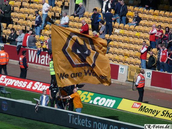 Bei den Wolverhampton Wanderers kostet die billigste Dauerkarte in der neuen Saison knapp ein Drittel mehr, als letzte Saison.<br />Bild: Claude Rapp / CR-Fotos.de“><figcaption>Bei den Wolverhampton Wanderers kostet die billigste Dauerkarte in der neuen Saison knapp ein Drittel mehr, als letzte Saison.<br />Bild: Claude Rapp / CR-Fotos.de</figcaption></figure>
            </div>

                    </article>

                <section class=