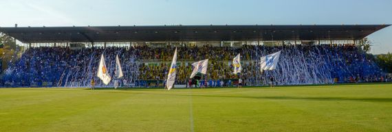 Das Intro auf der Haupttribüne. Bild: Horda-Azzuro.de