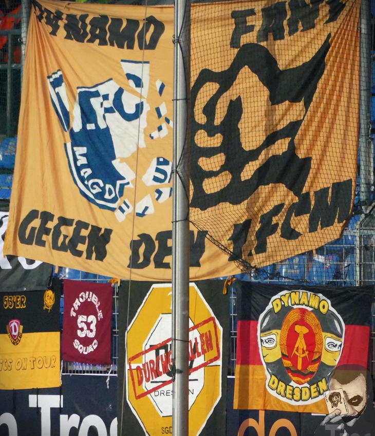 Fahne der Dynamo-Fans für das anstehende Duell gegen Magdeburg.<br />Bild: jokersradeberg.de”><figcaption>Fahne der Dynamo-Fans für das anstehende Duell gegen Magdeburg.<br />Bild: jokersradeberg.de</figcaption></figure>
                </div>
                
                <!-- YouTube (Meta-Feld) -->
                
            </div>
        </article>

                <script>
        (function() {
            var root = document.querySelector('.ff-single-news-gallery');
            if (!root) return;
            var slides = root.querySelectorAll('.ff-single-news-gallery-slide');
            var dots = root.querySelectorAll('.ff-single-news-gallery-dot');
            var prev = root.querySelector('.ff-single-news-gallery-prev');
            var next = root.querySelector('.ff-single-news-gallery-next');
            var n = slides.length;
            if (n < 2) return;
            var i = 0;
            function closeAllImgInfo() {
                root.querySelectorAll('.ff-fv-img-info-host.is-info-open').forEach(function(host) {
                    host.classList.remove('is-info-open');
                    var b = host.querySelector('.ff-fv-img-info-btn');
                    var p = host.querySelector('.ff-fv-img-info-panel');
                    if (b) b.setAttribute('aria-expanded', 'false');
                    if (p) p.setAttribute('aria-hidden', 'true');
                });
            }
            function show(idx) {
                closeAllImgInfo();
                i = ((idx % n) + n) % n;
                for (var s = 0; s < n; s++) {
                    if (s === i) slides[s].removeAttribute('hidden'); else slides[s].setAttribute('hidden', '');
                }
                for (var s = 0; s < dots.length; s++) {
                    dots[s].classList.toggle('is-active', s === i);
                    dots[s].setAttribute('aria-selected', s === i ? 'true' : 'false');
                }
            }
            if (prev) prev.addEventListener('click', function() { show(i - 1); });
            if (next) next.addEventListener('click', function() { show(i + 1); });
            for (var d = 0; d < dots.length; d++) {
                (function(di) { dots[di].addEventListener('click', function() { show(di); }); })(d);
            }
        })();
        </script>
        
        <!-- Kommentare -->
                <section class=
