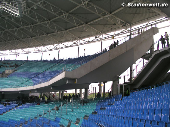 Die DFB-Elf war gestern im Zentralstadion in Leipzig zu Gast.<br />Symbolbild: Stadionwelt”><figcaption>Die DFB-Elf war gestern im Zentralstadion in Leipzig zu Gast.<br />Symbolbild: Stadionwelt</figcaption></figure>
                </div>
                
                <!-- YouTube (Meta-Feld) -->
                
            </div>
        </article>

                <script>
        (function() {
            var root = document.querySelector('.ff-single-news-gallery');
            if (!root) return;
            var slides = root.querySelectorAll('.ff-single-news-gallery-slide');
            var dots = root.querySelectorAll('.ff-single-news-gallery-dot');
            var prev = root.querySelector('.ff-single-news-gallery-prev');
            var next = root.querySelector('.ff-single-news-gallery-next');
            var n = slides.length;
            if (n < 2) return;
            var i = 0;
            function closeAllImgInfo() {
                root.querySelectorAll('.ff-fv-img-info-host.is-info-open').forEach(function(host) {
                    host.classList.remove('is-info-open');
                    var b = host.querySelector('.ff-fv-img-info-btn');
                    var p = host.querySelector('.ff-fv-img-info-panel');
                    if (b) b.setAttribute('aria-expanded', 'false');
                    if (p) p.setAttribute('aria-hidden', 'true');
                });
            }
            function show(idx) {
                closeAllImgInfo();
                i = ((idx % n) + n) % n;
                for (var s = 0; s < n; s++) {
                    if (s === i) slides[s].removeAttribute('hidden'); else slides[s].setAttribute('hidden', '');
                }
                for (var s = 0; s < dots.length; s++) {
                    dots[s].classList.toggle('is-active', s === i);
                    dots[s].setAttribute('aria-selected', s === i ? 'true' : 'false');
                }
            }
            if (prev) prev.addEventListener('click', function() { show(i - 1); });
            if (next) next.addEventListener('click', function() { show(i + 1); });
            for (var d = 0; d < dots.length; d++) {
                (function(di) { dots[di].addEventListener('click', function() { show(di); }); })(d);
            }
        })();
        </script>
        
        <!-- Kommentare -->
                <section class=