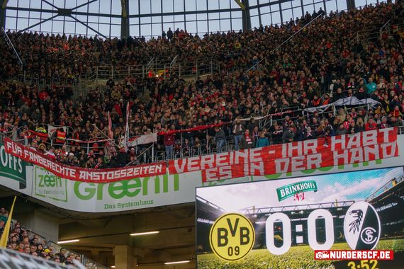 Der Protest im Gästeblock.<br />Bild: nur-der-scf.de”><figcaption>Der Protest im Gästeblock.<br />Bild: nur-der-scf.de</figcaption></figure>
<figure><img decoding=