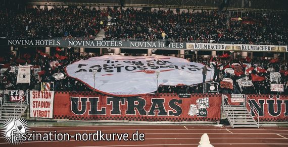 Das Intro der Nordkurve Nürnberg zu Beginn der 2. Halbzeit. Bild: Faszination-Nordkurve.de