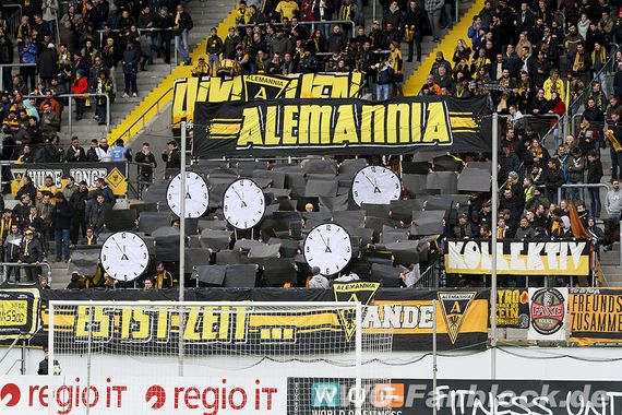 Der 1. Teil der Choreografie.<br />Bild: RWO-Fanblock.de”><figcaption>Der 1. Teil der Choreografie.<br />Bild: RWO-Fanblock.de</figcaption></figure>
<figure><img decoding=