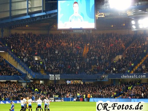 Gästefans zahlen in der Premier League auch in den kommenden drei Saisons höchstens 30 Pfund für die Tickets im Gästeblock.<br />Bild: Claude Rapp / CR-Fotos.de“><figcaption>Gästefans zahlen in der Premier League auch in den kommenden drei Saisons höchstens 30 Pfund für die Tickets im Gästeblock.<br />Bild: Claude Rapp / CR-Fotos.de</figcaption></figure>
            </div>

                    </article>

                <section class=