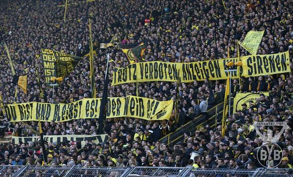 Spruchband von The Unity.<br />Bild: BVB-Fanabteilung.de”><figcaption>Spruchband von The Unity.<br />Bild: BVB-Fanabteilung.de</figcaption></figure>
<figure><img decoding=