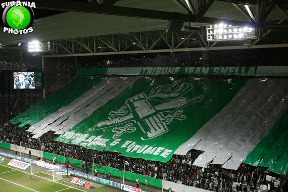 Die erste Choreografie der Green Angels.<br />Bild: furania-photos.fr“><figcaption>Die erste Choreografie der Green Angels.<br />Bild: furania-photos.fr</figcaption></figure>
<figure><img decoding=