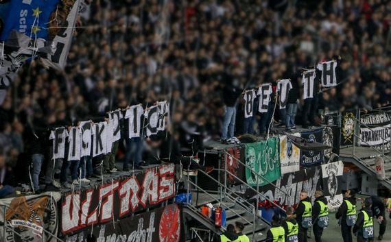 Eine Botschaft gegen Innenminister Beuth gab es dann gestern doch noch.<br />Bild: Eintracht-Online.net“><figcaption>Eine Botschaft gegen Innenminister Beuth gab es dann gestern doch noch.<br />Bild: Eintracht-Online.net</figcaption></figure>
            </div>

                    </article>

                <section class=