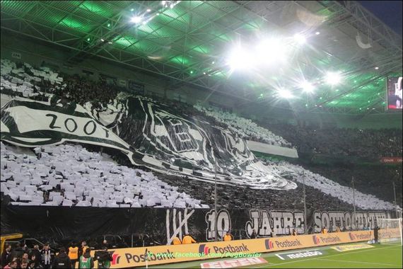 Die Choreografie zu zehn Jahren Sottocultura.<br />Bild: facebook.com/pugbowler”><figcaption>Die Choreografie zu zehn Jahren Sottocultura.<br />Bild: facebook.com/pugbowler</figcaption></figure>
<figure><img decoding=