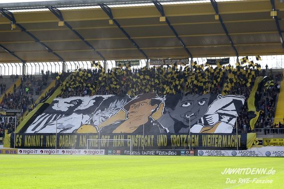 Die Choreografie der Alemannia Aachen-Fans.<br />Bild: jawattdenn.de”><figcaption>Die Choreografie der Alemannia Aachen-Fans.<br />Bild: jawattdenn.de</figcaption></figure>
<figure><img decoding=