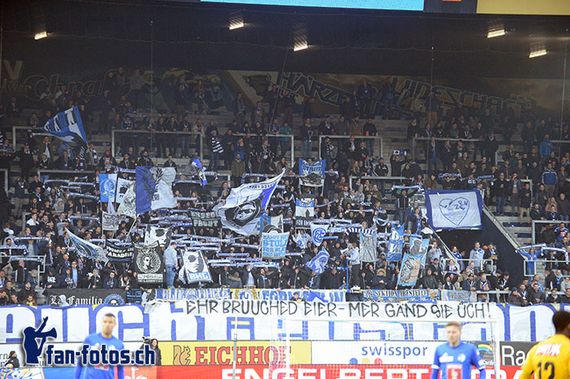 Das Spruchband zum Protest.<br />Bild: fcl.fan-fotos.ch“><figcaption>Das Spruchband zum Protest.<br />Bild: fcl.fan-fotos.ch</figcaption></figure>
<figure><img decoding=