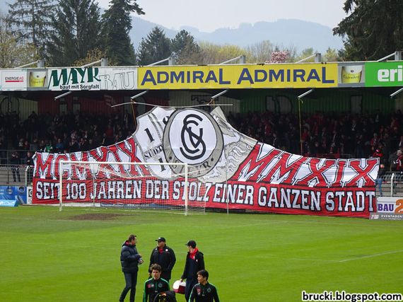 Die Choreografie zum Vereinsgeburtstag.<br />Bild: brucki.blogspot.com“><figcaption>Die Choreografie zum Vereinsgeburtstag.<br />Bild: brucki.blogspot.com</figcaption></figure>
<figure><img decoding=