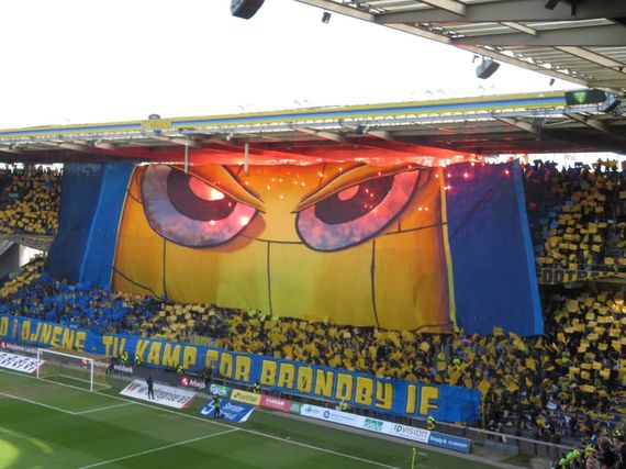 Die Choreografie der Heimfans.<br />    <button type=