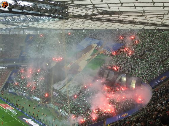 Weitere Aktion der Lechia Gdańsk-Fans.<br />    <button type=