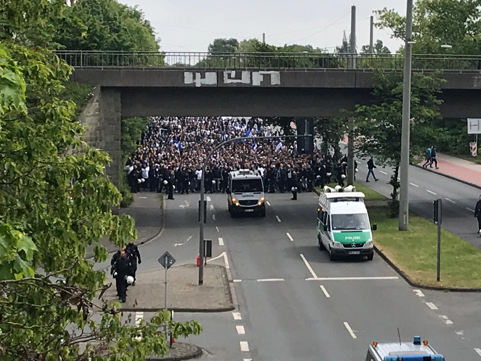 Der Fanmarsch der Gästefans. Bild: Photomafia-Bochum.de