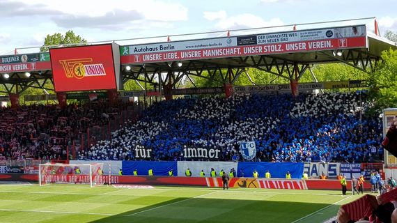 Die Choreografie im Gästeblock.<br />Bild: privat”><figcaption>Die Choreografie im Gästeblock.<br />Bild: privat</figcaption></figure>
<figure><img decoding=