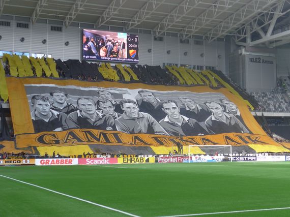 Die Choreografie der Gästefans.<br />    <button type=