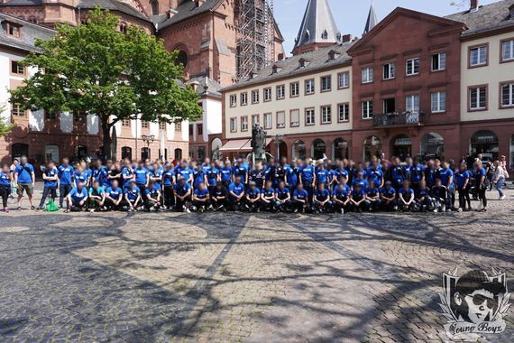 TSG Hoffenheim-Fans vor dem Spiel.<br />Bild: youngboyz07.com”><figcaption>TSG Hoffenheim-Fans vor dem Spiel.<br />Bild: youngboyz07.com</figcaption></figure>
<figure><img decoding=