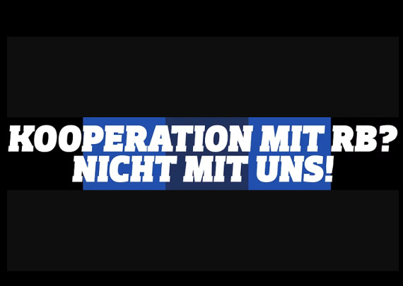 Die aktive Fanszene des SC Paderborn 07 wird die Spiele des eigenen Vereins solange nicht besuchen, bis die gestern bekannt gegebene Kooperation mit RB Leipzig beendet wird.<br />Bild: supporters-paderborn.de”><figcaption>Die aktive Fanszene des SC Paderborn 07 wird die Spiele des eigenen Vereins solange nicht besuchen, bis die gestern bekannt gegebene Kooperation mit RB Leipzig beendet wird.<br />Bild: supporters-paderborn.de</figcaption></figure>
                </div>
                
                <!-- YouTube (Meta-Feld) -->
                
            </div>
        </article>

                <script>
        (function() {
            var root = document.querySelector('.ff-single-news-gallery');
            if (!root) return;
            var slides = root.querySelectorAll('.ff-single-news-gallery-slide');
            var dots = root.querySelectorAll('.ff-single-news-gallery-dot');
            var prev = root.querySelector('.ff-single-news-gallery-prev');
            var next = root.querySelector('.ff-single-news-gallery-next');
            var n = slides.length;
            if (n < 2) return;
            var i = 0;
            function closeAllImgInfo() {
                root.querySelectorAll('.ff-fv-img-info-host.is-info-open').forEach(function(host) {
                    host.classList.remove('is-info-open');
                    var b = host.querySelector('.ff-fv-img-info-btn');
                    var p = host.querySelector('.ff-fv-img-info-panel');
                    if (b) b.setAttribute('aria-expanded', 'false');
                    if (p) p.setAttribute('aria-hidden', 'true');
                });
            }
            function show(idx) {
                closeAllImgInfo();
                i = ((idx % n) + n) % n;
                for (var s = 0; s < n; s++) {
                    if (s === i) slides[s].removeAttribute('hidden'); else slides[s].setAttribute('hidden', '');
                }
                for (var s = 0; s < dots.length; s++) {
                    dots[s].classList.toggle('is-active', s === i);
                    dots[s].setAttribute('aria-selected', s === i ? 'true' : 'false');
                }
            }
            if (prev) prev.addEventListener('click', function() { show(i - 1); });
            if (next) next.addEventListener('click', function() { show(i + 1); });
            for (var d = 0; d < dots.length; d++) {
                (function(di) { dots[di].addEventListener('click', function() { show(di); }); })(d);
            }
        })();
        </script>
        
        <!-- Kommentare -->
                <section class=
