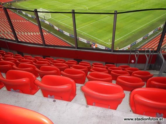 Im Gästeblock des Estadio San Mames kosten Eintrittskarten bei baskischen Duell nun maximal 25 Euro.<br />Bild: stadionfotos.at“><figcaption>Im Gästeblock des Estadio San Mames kosten Eintrittskarten bei baskischen Duell nun maximal 25 Euro.<br />Bild: stadionfotos.at</figcaption></figure>
            </div>

                    </article>

                <section class=