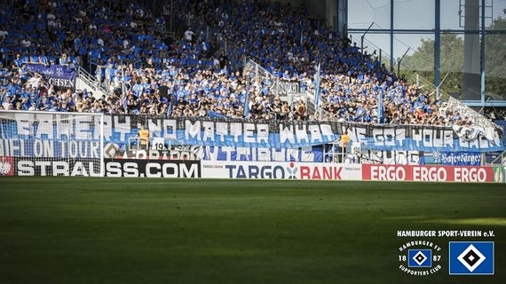 Spruchband der mitgereisten HSV-Fans gestern in Chemnitz.<br />Bild: hsv-ev.de”><figcaption>Spruchband der mitgereisten HSV-Fans gestern in Chemnitz.<br />Bild: hsv-ev.de</figcaption></figure>
<figure><img decoding=