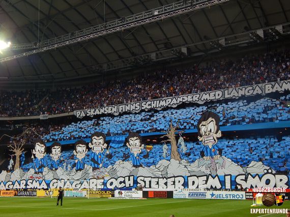 Die Choreografie der Gästefans.<br />    <button type=