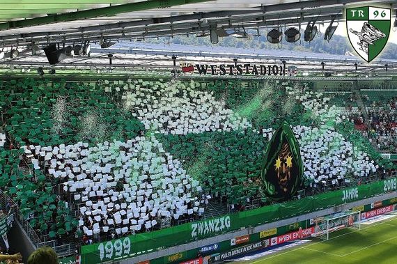 Konfetti kam bei der Aktion auch zum Einsatz.<br />Bild: TornadosRapid.at